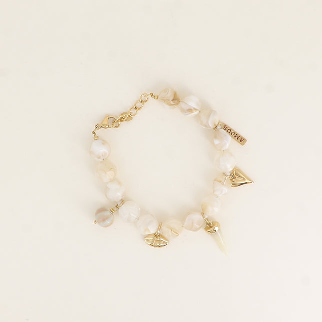 Bracelet sur câble - perles en résine, perle en céramique émaillée, bouche, corne en résine, coeur, plaquette AMOUR
