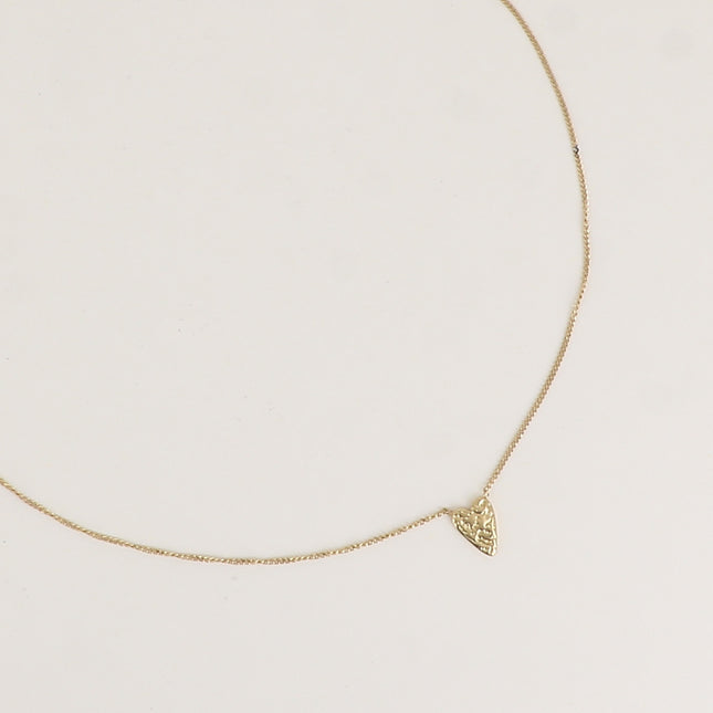 Collier - fine chaîne gourmette, pendentif coeur texturé