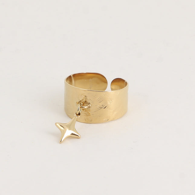 Bague - anneau effet brossé et pampille en forme d'étoile