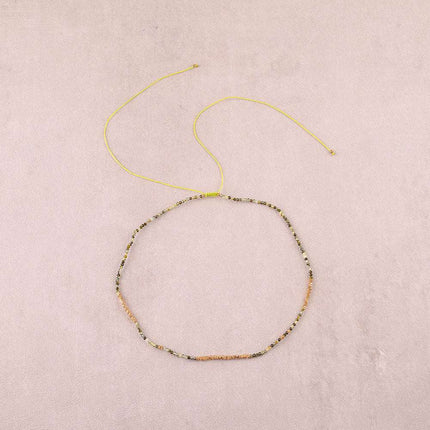 Collier - sur fil, fermoir coulissant, perles carrées en acier inoxydable et pierres naturelles