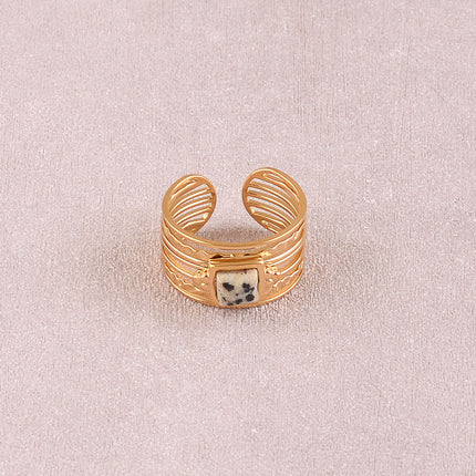Bague - anneau large et pierre naturelle carrée