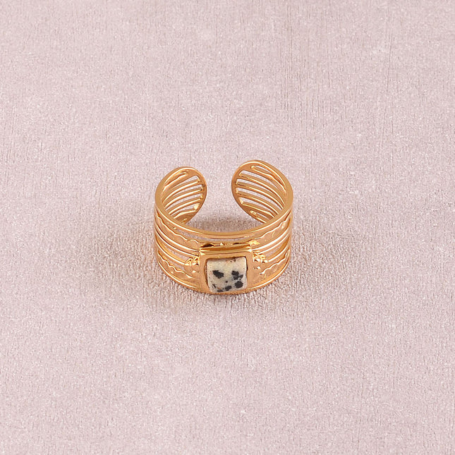 Bague - anneau large et pierre naturelle carrée