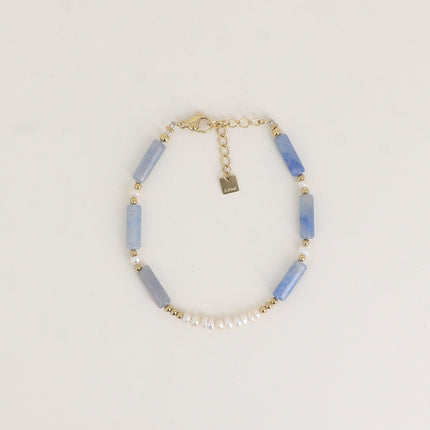 Bracelet Philomène - sur câble, petites perles d'eau douce et cylindres en pierre naturelle