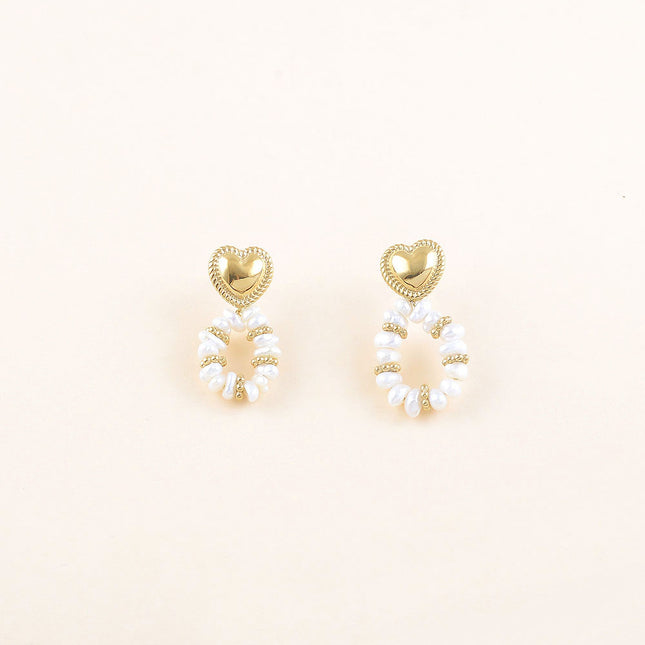 Boucles pendantes - coeur, anneau de perles d'eau douce et rondelles milgrain