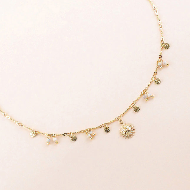 Collier - pastilles rondes martelées, pierres naturelles et pendentif soleil