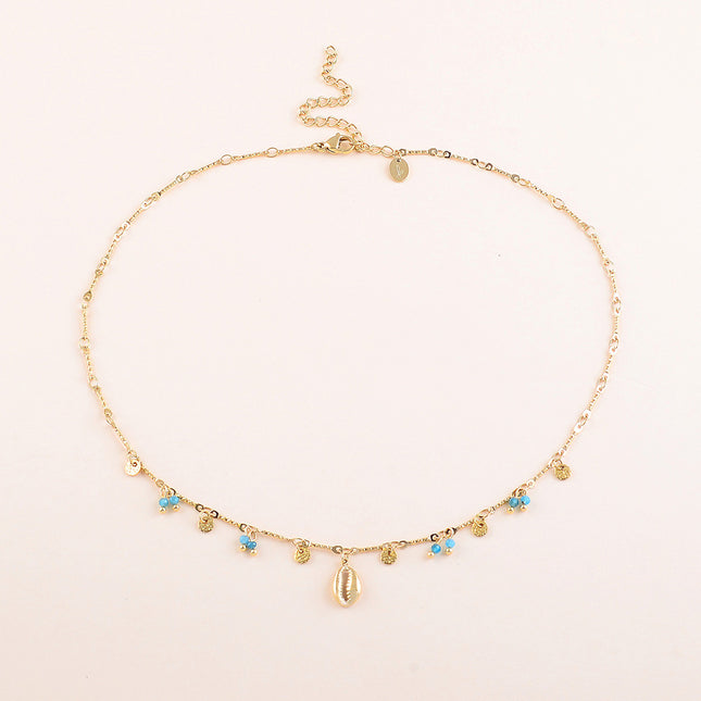 Collier - pastilles rondes martelées, pierres naturelles et pendentif cauri
