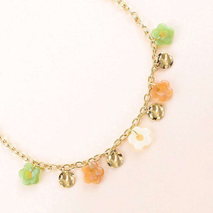 Collier - fleurs en résine et pastilles martelées