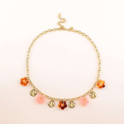 Collier - fleurs en résine et pastilles martelées