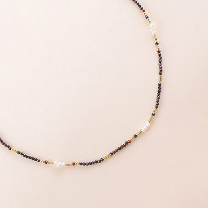 Collier sur cordon - perles en acier inoxydable et pierres naturelles