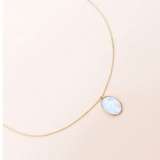 Collier - médaillon ovale et pièce nacrée de la Madone
