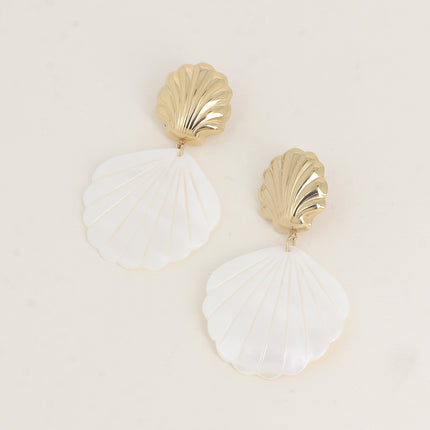 Boucles pendantes - 2 pièces, un coquillage bombé et un coquillage nacré