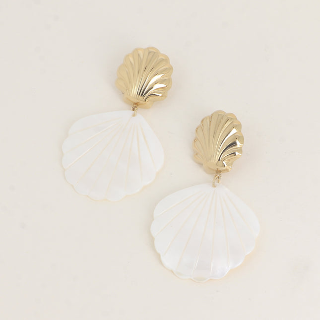 Boucles pendantes - 2 pièces, un coquillage bombé et un coquillage nacré