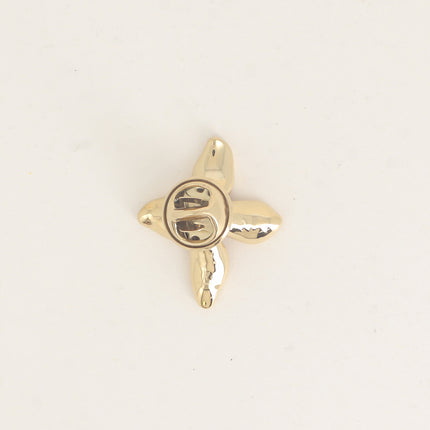 Pin - floral pattern