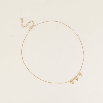 Collier - fine chaîne gourmette et de 3 coeurs texturés