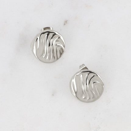 Maxie stud earrings - engraved round