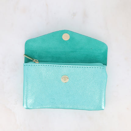 Pochette Barcelone - 1 bouton aimanté, 1 zip et 3 poches