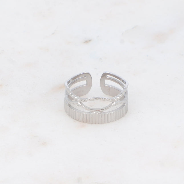Tyana Ring - ribbed ring and wavy lines
