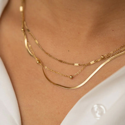 Foxy necklace - fine curb chain, mirror link and cable chain with small beads