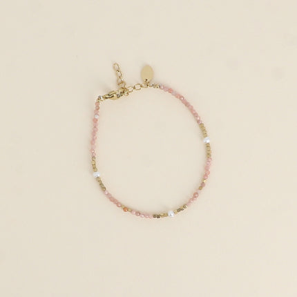 Bracelet with natural stones