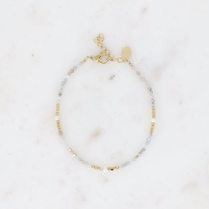 Bracelet with natural stones