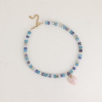 Collier sur fil - pierres naturelles et rondelles, pendentif coeur