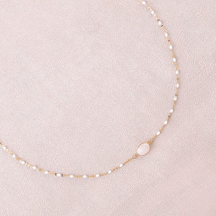 Collier Noelynn - chaîne émaillée, maille café de grain, pierre naturelle ovale