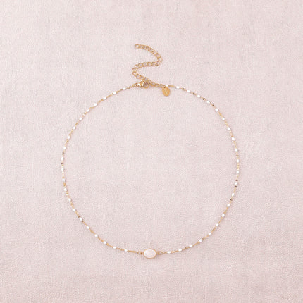 Collier Noelynn - chaîne émaillée, maille café de grain, pierre naturelle ovale
