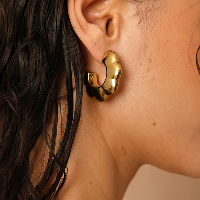 Kervelys Creole Earrings - 35mm flower motif hoop