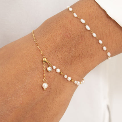 Teodora Bracelet - sliding bead, white resin beads and cut crystal