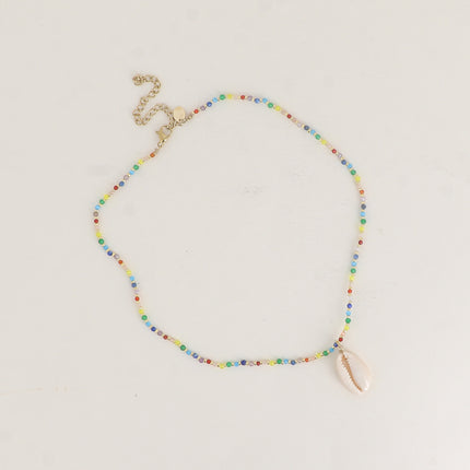 Collier - sur fil, ras de cou avec pierres naturelles, rocailles et cauri naturel