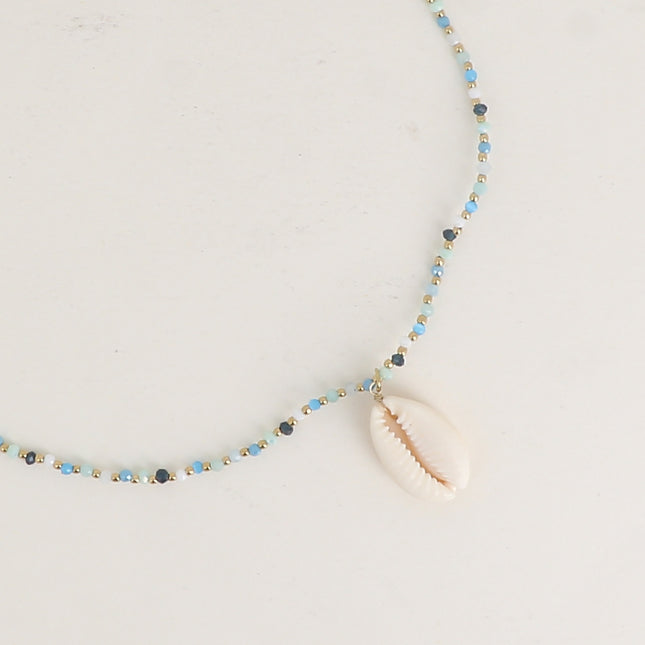 Necklace - on wire, choker with natural stones, rocaille beads and natural cowrie shell