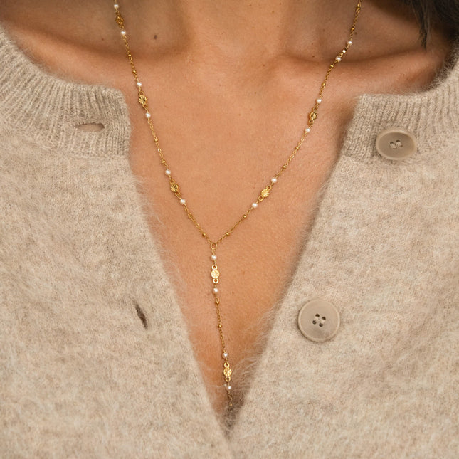 Y-shaped necklace - round pieces with engraved stars and freshwater pearls