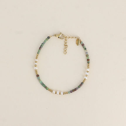Bracelet sur câble - perles en acier, perles d'eau douce et pierres naturelles cubiques