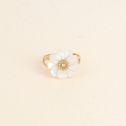 Bague - fleur en pierre naturelle avec oxyde de zirconium