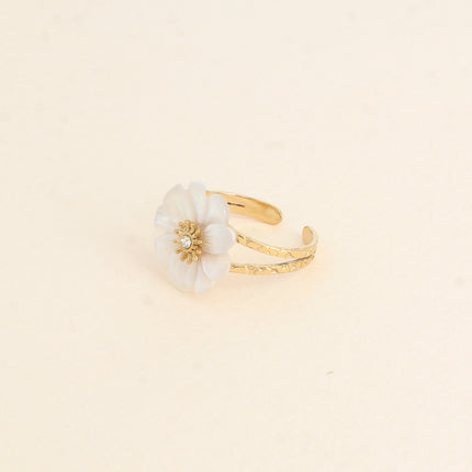 Bague - fleur en pierre naturelle avec oxyde de zirconium