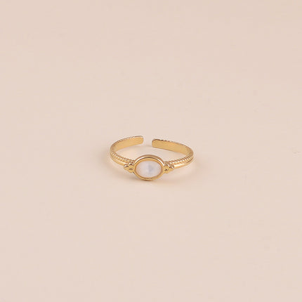 Naelia Ring - oval natural stone and 3 beads