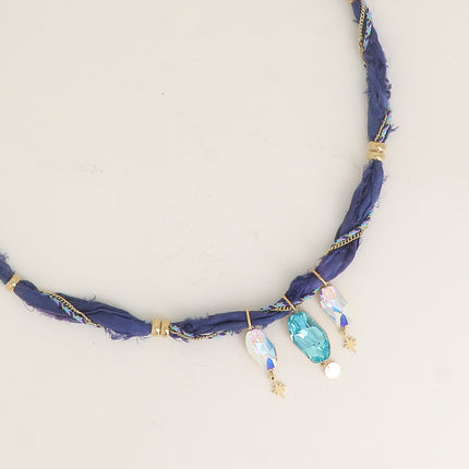Collier sur tissu et chaîne - orné de 3 cristaux de Swarovski®