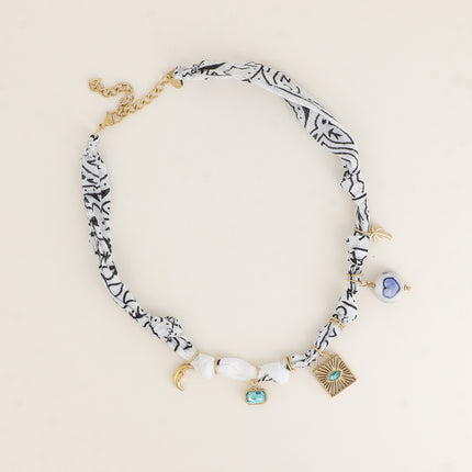Collier - tissu ruban avec lune, cristaux, carré ajouré, perle en céramique, palmier