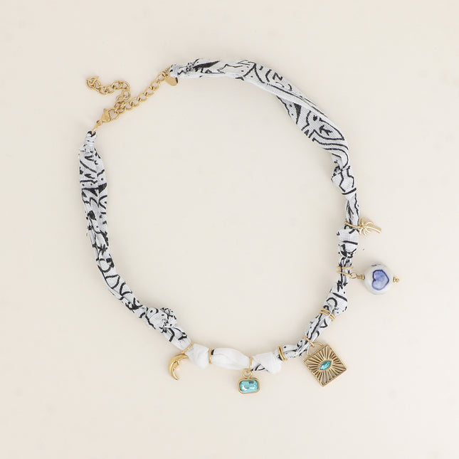 Collier - tissu ruban avec lune, cristaux, carré ajouré, perle en céramique, palmier