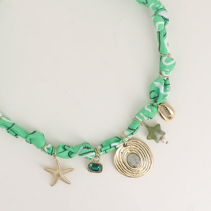 Collier sur tissu ruban - étoile de mer, cristal, pierre naturelle, étoile en résine et cauri