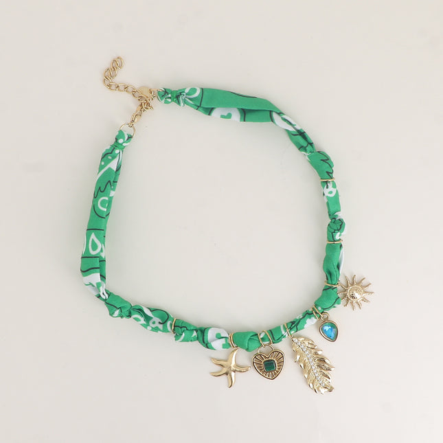 Collier sur tissu ruban - étoile de mer, coeur, feuillage, cristal, soleil