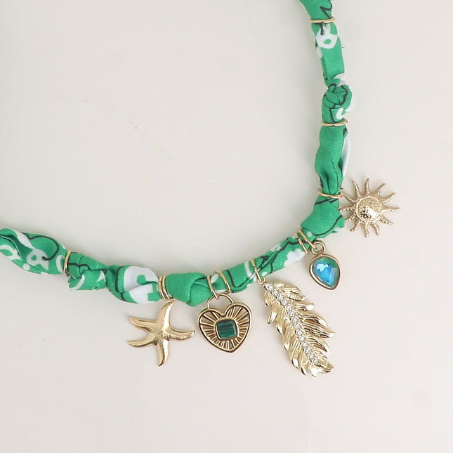 Collier sur tissu ruban - étoile de mer, coeur, feuillage, cristal, soleil