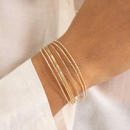 Avenor Bangle - weekender, 7 ribbed and smooth rings