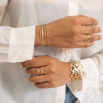 Avenor Bangle - weekender, 7 ribbed and smooth rings