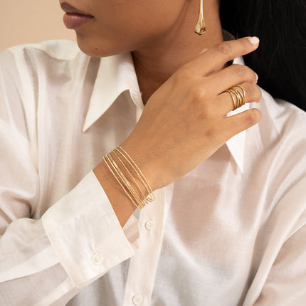 Avenor Bangle - weekender, 7 ribbed and smooth rings