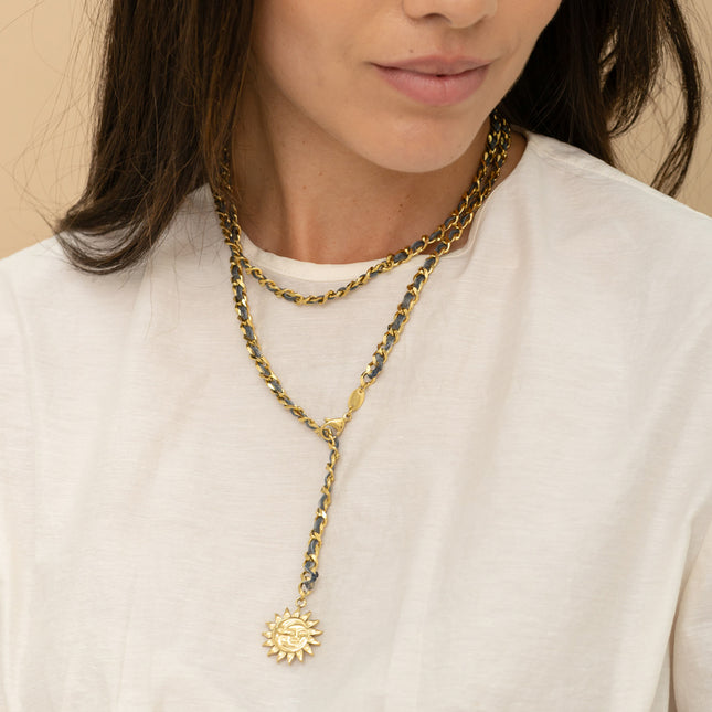 Chaîne de ventre Lioren - maille et tissu tressé, pendentif éclipse, lune et soleil