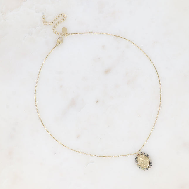Collier - médaillon ovale la Madone et pierres naturelles