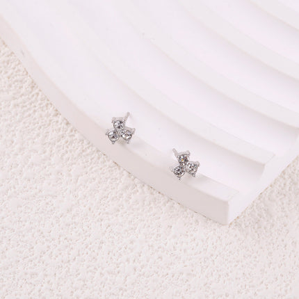 Stud earrings - 3 small crystals