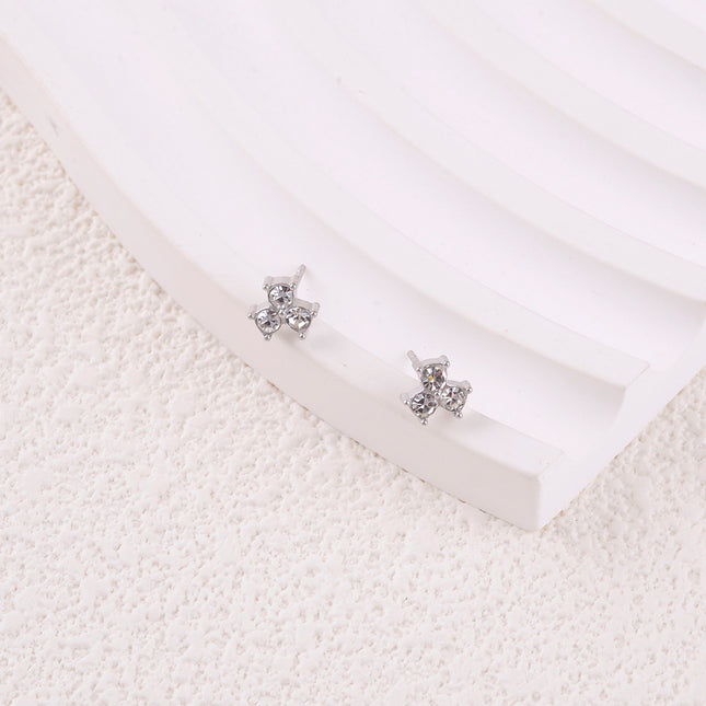 Stud earrings - 3 small crystals