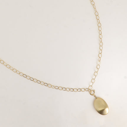 Sautoir - maille ovale et pendentif ovale bombée effet brossé